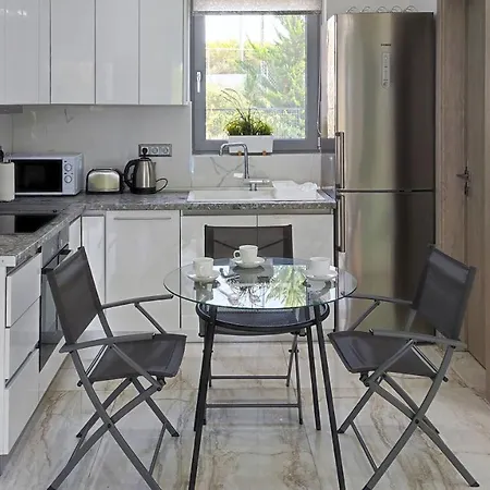 Marietta The First هانيوتي