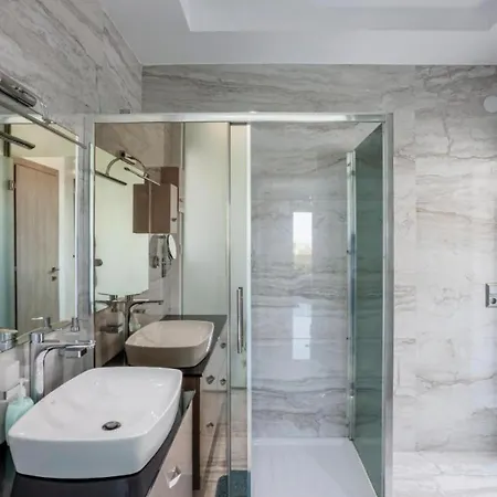 فيلة Marietta The First *